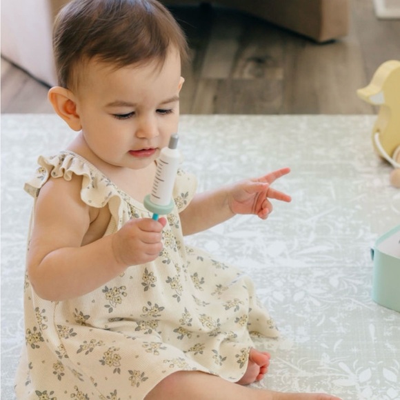 4x6 EVA Foam Play Mat in Sage Green - Picture 7 of 9